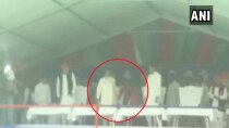 Did Mahagathbandhan Send a Message With Dimple Yadav Touching Feet of Mayawati?