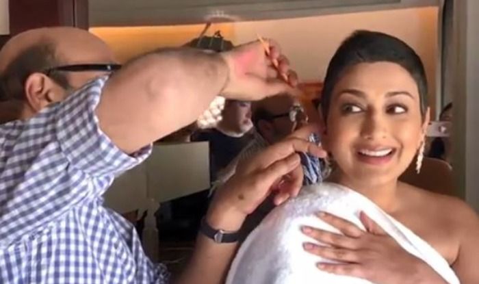 Sonali Bendre Cannot Stop Smiling as She Gets Her Hair Trimmed After Months Sonali Bendre