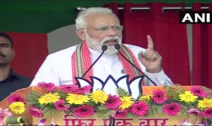 Watch: PM Evokes Poet Dinkar's Lines on Poverty, Attacks Govt in Bihar Watch: PM Evokes Poet Dinkar’s Lines on Poverty, Attacks Govt in Bihar