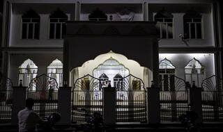 Facebook Comment Sparks Anti-Muslim Attacks in Sri Lanka, Curfew Imposed