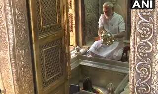 मोदी-मोदी ने नारे से गूंजी वाराणसी, पीएम मोदी ने काशी विश्वनाथ मंदिर में की पूजा