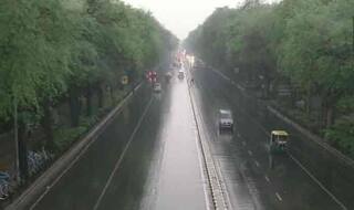 Light Rain, Dust Storm Likely to Relieve Delhi of Extreme Heat Wave Today