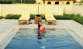 Television Actor Krystle D'souza is Water Baby, Sets The Temperature Soaring in Pink Bikini