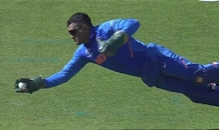 'Udta MS': Dhoni Takes Splendid One-Hand Catch to Send Brathwaite Packing | WATCH