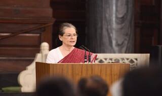 Sonia Gandhi Elected Leader of CPP; Rahul Says Congress Will Fight to Defend Constitution of India