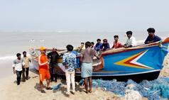 Cyclone Vayu Updates: Gujarat Coastline on High Alert; 1,64,090 People Evacuated