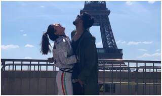 Hina Khan's Cliched Picture With Beau Rocky Jaiswal Infront of Eiffel Tower Will Still Have You Swooning Over!