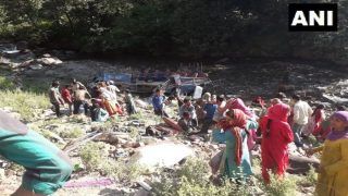 कश्मीर के किश्तवाड़ में गहरे खड्ड में गिरी बस, 33 लोगों की मौत