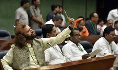 BJP MP Hans Raj Hans Loses Mobile Phone During Procession in City