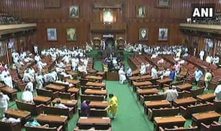 Karnataka Crisis: After Speaker Disqualifies 14 Rebel MLAs, BJP Shifts Its Flock Into a Resort