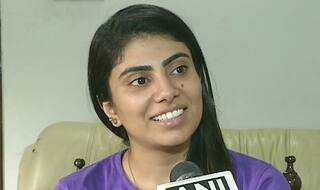 विश्व कप में रवींद्र जडेजा ने किया पहला 'शिकार', मगर पत्नी रिवाबा ने जताई कुछ और ख्वाहिश