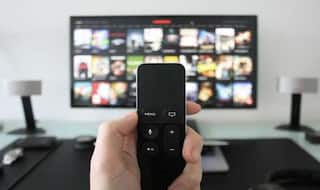 Alert: गूगल के जरिए बेडरूम की बातें भी हो रही हैं रिकॉर्ड, मोबाइल-स्मार्ट टीवी यूजर्स हो जाएं सावधान