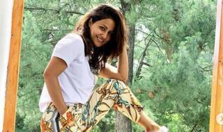 विदेश में जमकर पोज़ दे रही हैं Hina Khan, बॉयफ्रेंड संग मना रही हैं हॉलीडे