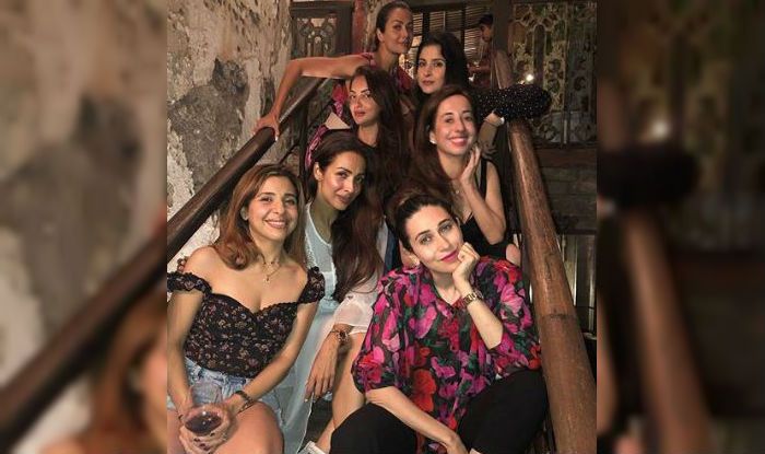 Karisma Kapoor, Malaika Arora, Amrita Arora's Night Out With Girl Gang is All Millennials Ever!