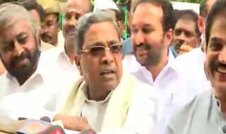 कर्नाटक संकट: कांग्रेस के 21 मंत्रियों के बाद जेडीएस के मिन‍िस्‍टर्स ने भी द‍िए इस्‍तीफे