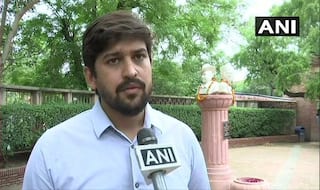 ABVP Slams NSUI After They Put Shoe Garland Around Savarkar's Statue, Blackens Face