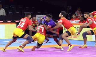 PKL 2019 HIGHLIGHTS: Dominant Gujarat Edge Out Spirited Delhi 31-26 to Stay Unbeaten