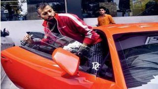 Hardik Pandya, Krunal Pandya Spotted Driving Orange Lamborghini Huracan Evo Car on Mumbai Roads | WATCH VIDEO