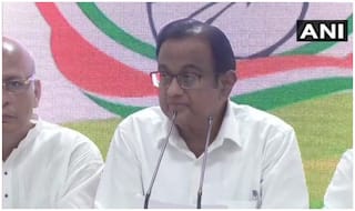 नाटकीय ढंग से कांग्रेस मुख्यालय पहुंचे पी चिदंबरम: बोले- 'मेरे खिलाफ लगे आरोप झूठे'