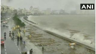 मुंबई, ठाणे समेत इन इलाकों में भारी से भारी बारिश की चेतावनी, ट्रेन व हवाई सेवाएं प्रभावित