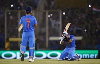 Kohli Heaps Praise on Dhoni, Rates His Experience as Unmatchable
