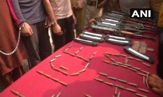 कश्‍मीर में जैश-ए-मोहम्मद की आतंकी साजिश बेनकाब, AK-56, AK-47 का जखीरा बरामद