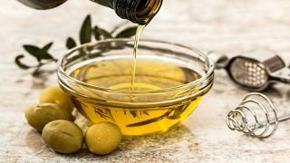 Benefits of Olive Oil: Skin Care, Hair Care, Breast Cancer And More Reasons to Use it in Daily Diet