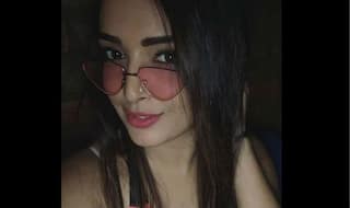 Amrapali Dubey's Sensuous Selfie in Hot Pink Sunglasses And Pink Lipper Will Kickstart Your Weekend
