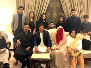 What? Pakistan's First Lady's Image Does Not Appear in Mirrors, Claims Report