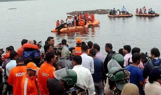 छपरा में भीषण हादसा, गंगा नदी में पलटी बालू से लदी नाव, 14 मजदूर लापता