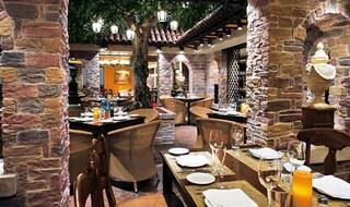 जम्मू-कश्मीर के निवासी हैं तो कनॉट प्लेस के इस होटल में मिलेगा खास ऑफर