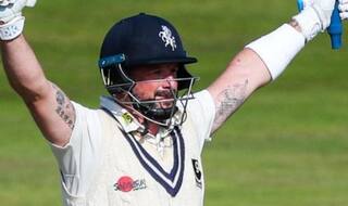 इस खिलाड़ी ने 43 साल की उम्र में लगा दिया डबल सेंचुरी, बन गया वर्ल्ड रिकॉर्ड