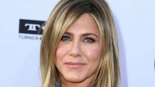 Jennifer Aniston Slammed For Not Having a Good Phone Camera After She Breaks Instagram With F.R.I.E.N.D.S Selfie