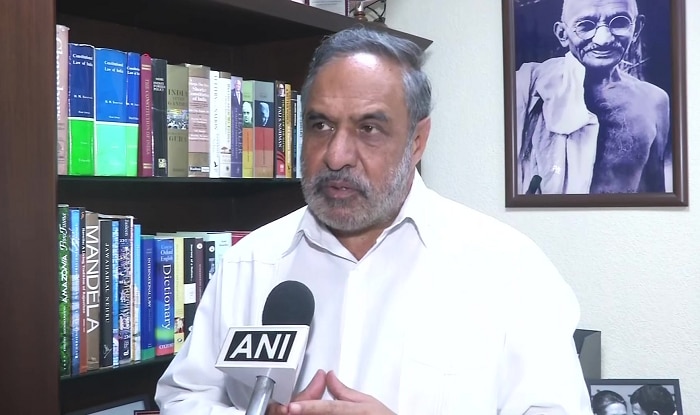 Congress Demands PM Modi's Clarification on Hegde's Remarks on Mahatma Gandhi
