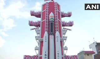 दुर्गा पूजा स्पेशल: वाराणसी में Chandrayaan-2 की थीम पर बनाया गया पंडाल, देखें तस्वीरें