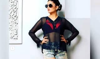 ट्रांसपेरेंट ड्रेस में सपना चौधरी ने दिखाया अपना किलर लुक, कोट के बटन खोलकर दिए बोल्ड पोज- तस्वीरें