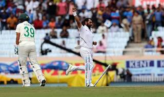 3rd Test, Day 3 Tea: South Africa in Tatters at 26/4 Following-On vs India