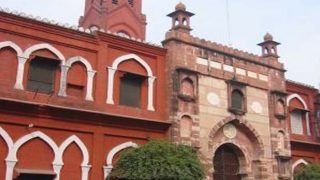 गणतंत्र दिवस पर Aligarh Muslim University परिसर में गाड़ा जाएगा 'Time Capsule', जानें वजह....