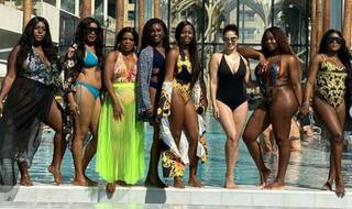 Sunny Leone Oozes Oomph in Sexy Black Monokini as She Strikes a Sultry Pose With Bikini Models in Dubai