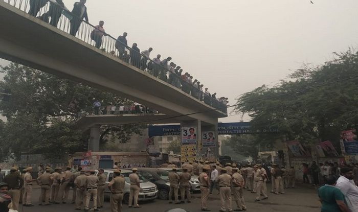 तीस हजारी टकराव के बाद वरिष्ठ पुलिस अधिकारियों के साथ किया गया यह बड़ा काम, जाने