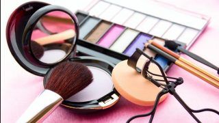 Summer Makeup Tips: इस भयंकर गर्मी में बह जाता है सारा मेकअप? अपनाएं ये टिप्स घंटों रहेगा सेट