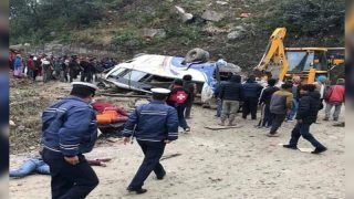 नेपालः बेकाबू होकर खाई में पलटी यात्रियों से भरी बस, 14 की मौत, 19 लोग घायल
