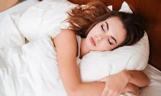 Home Remedies For Good Sleep: रात में नहीं आती है नींद? आपके किचन में ही है इसका इलाज, मिनटों में दिखेगा असर