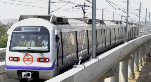 Delhi Metro News: In the wake of coronavirus pandemic, Delhi Metro (DMRC) decided to introduce Quick Response (QR) codes and other ways to make it contactless.