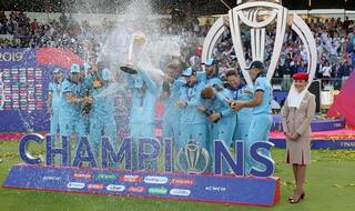 England World Cup Winning Stars in Queen   s New Year Honours List