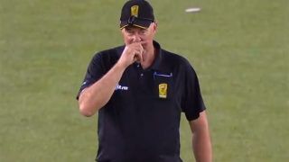 WATCH: About to Give Batsman Out, BBL Umpire Changes Decision and Scratches Nose Instead