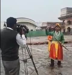 Watch: Pakistan Journalist Who Once Interviewed Buffalo Goes Viral Again For Royal Action