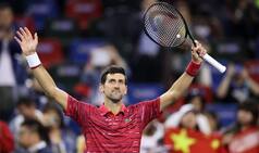 Australian Open: Djokovic Storms into Fourth Round, Wozniacki Makes Teary Exit