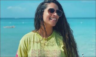 Lilly Singh's Sunday Thoughts Drip With 'Vibes And Light', Viral Sexy Post Will Leave You Feeling 'Life is Beautiful'