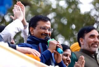 Kejriwal's Dinner Diplomacy: First 'Cabinet Meet' Over Dinner; No Swearing-in Invitation to Anna Hazare